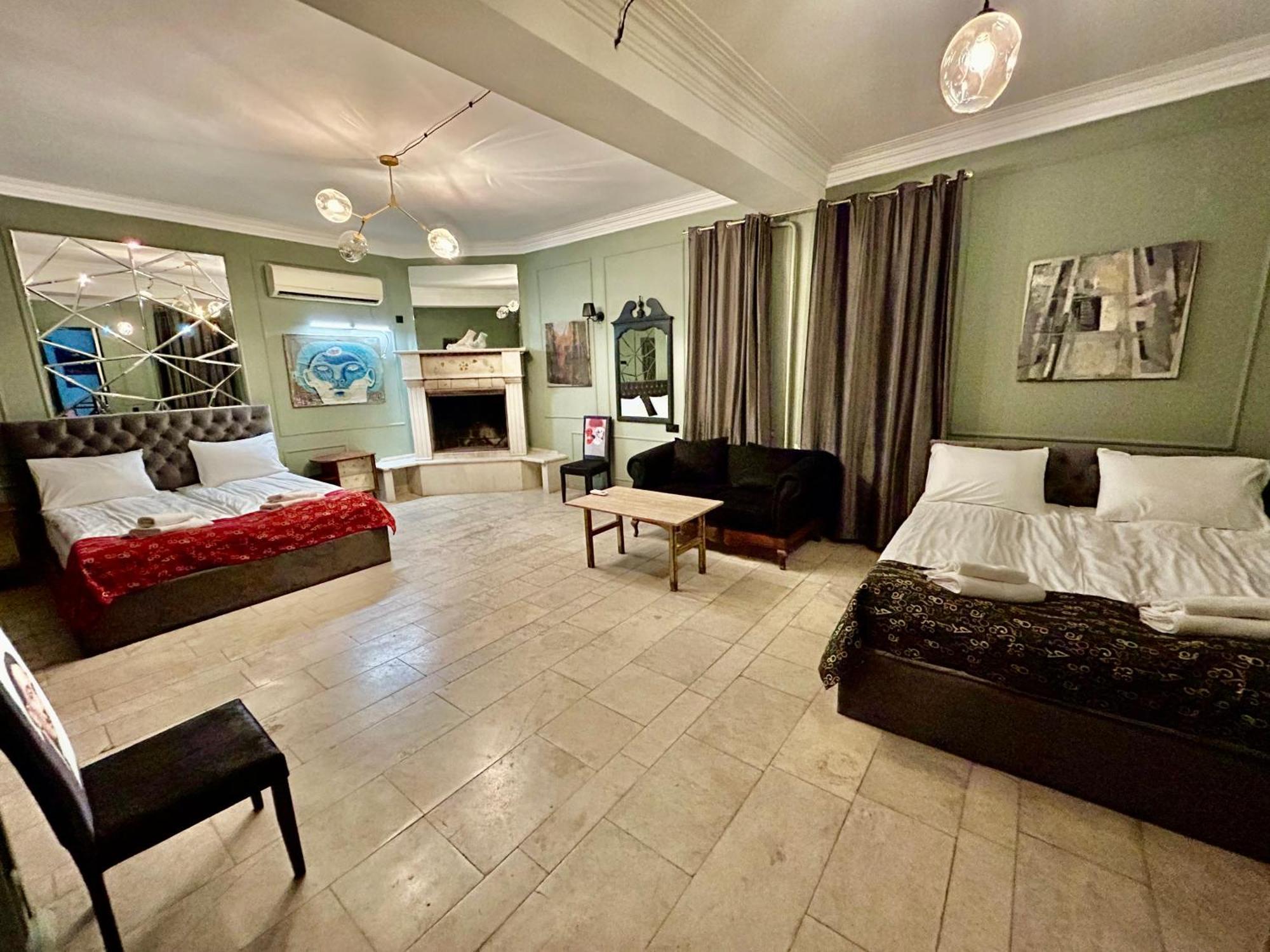 Art Hotel Home ティビリシ エクステリア 写真